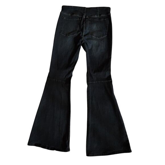 Free People We The Free Flared Jeans Pull On Blue Denim Stretch Women's Size 31 - Picture 3 of 15
